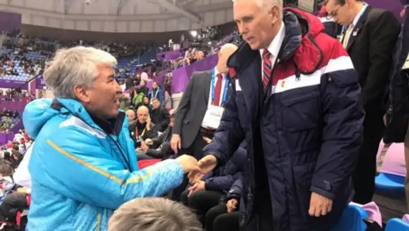 Мухамедиулы пообщался на Олимпиаде с Майклом Пенсом и Муном Чжэ Ином