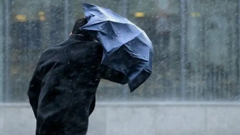 В трех областях страны объявлено штормовое предупреждение