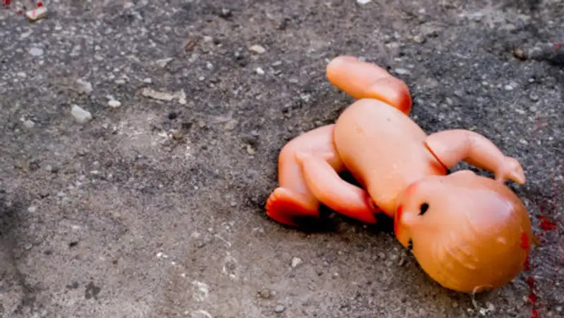 Убитого новорожденного нашли в пакете в СКО