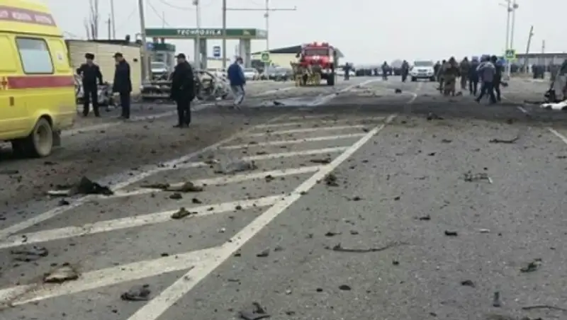 В результате взрыва на посту полиции в Дагестане два человека погибли, 12 ранены