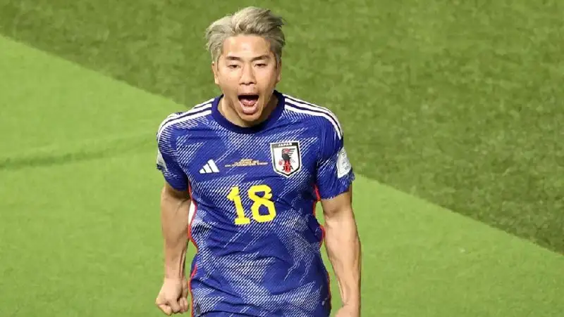 Победу Японии над Германией на ЧМ-2022 принесли два игрока Бундеслиги