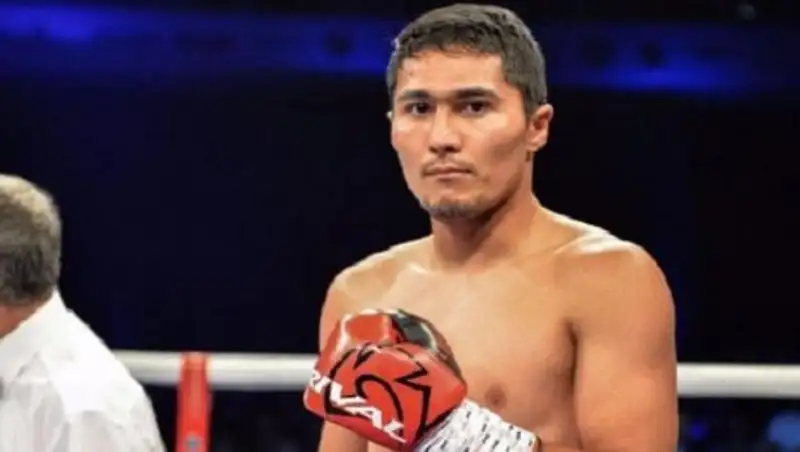 Казахстанец нокаутировал мексиканского соперника