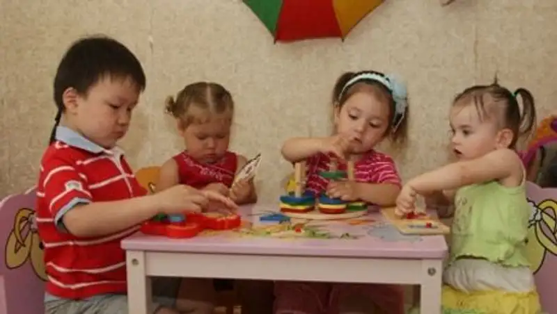 В Актау электронные списки детей, стоящих на очереди в детские сады, не достоверны