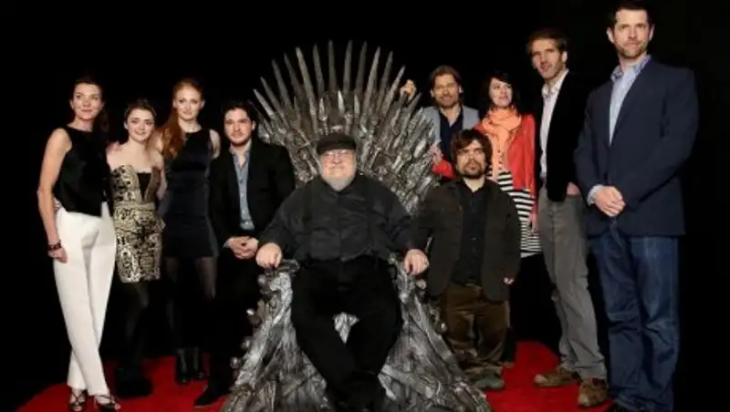 Джордж Мартин не выпустит новый том саги "Песнь льда и пламени" в этом году