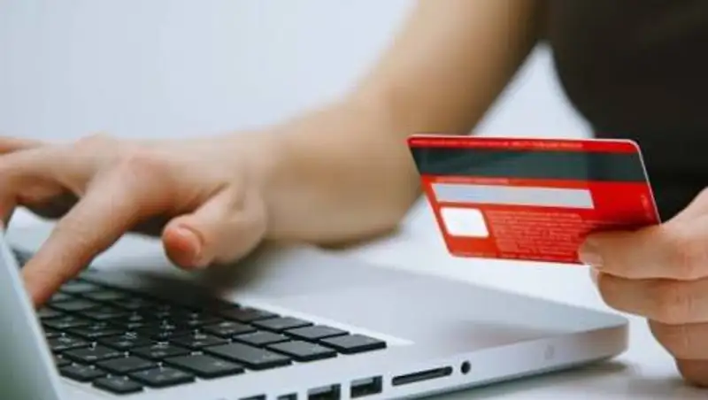 Хотела продать мебель, но лишилась 1,3 млн тенге жительница Петропавловска