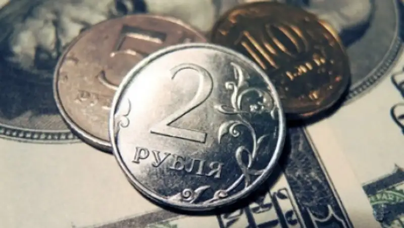 Российский рубль станет основной денежной единицей ЛНР с осени