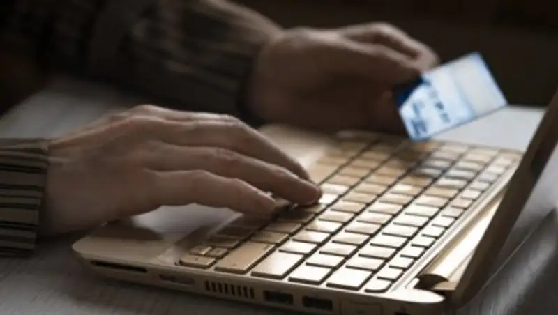 Казахстанцы стали реже отправлять деньги за рубеж