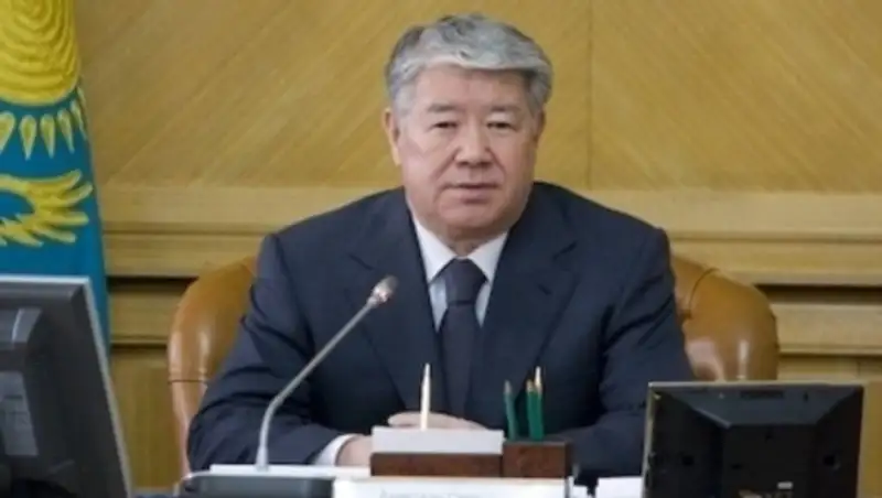 Надо продолжить оснащение улиц выделенными полосами для общественного транспорта - Есимов