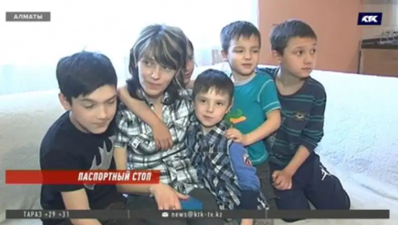 Многодетную мать могут депортировать из Казахстана