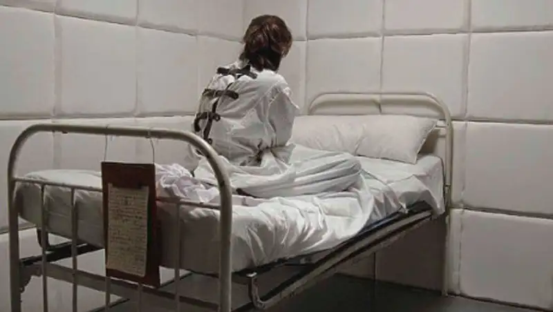 Тюремного заключения избежал алматинец, мучивший и насиловавший девушку-инвалида