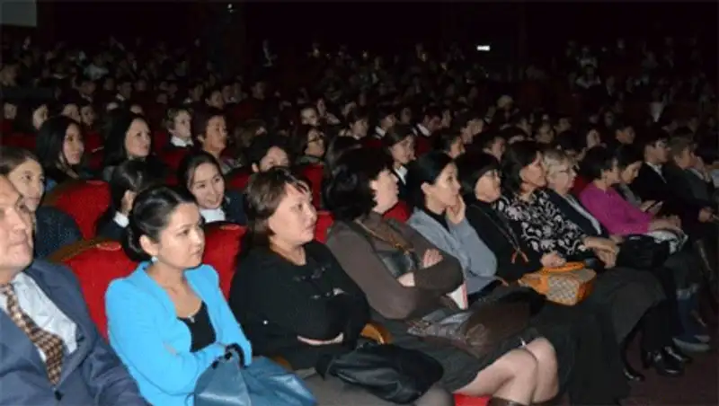 Казахстанцы поделились впечатлениями о киноэпопее «Путь Лидера», фото - Новости Zakon.kz от 13.12.2013 02:36