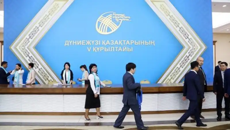 Назарбаев назвал зарубежных казахов неотъемлемой частью Казахстана