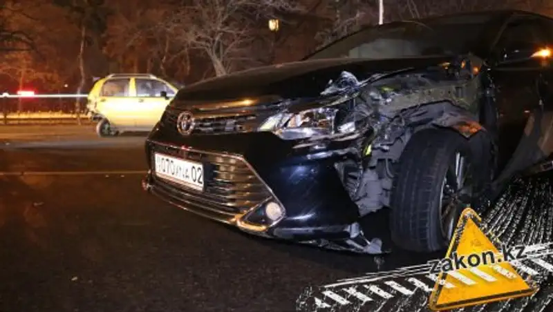 Двойное ДТП произошло в Алматы