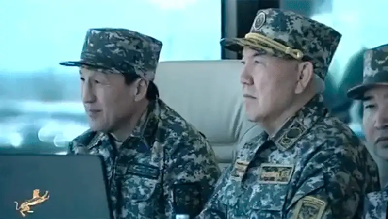 Акорда показала встречи Президента Н.Назарбаева с казахстанскими защитниками Родины