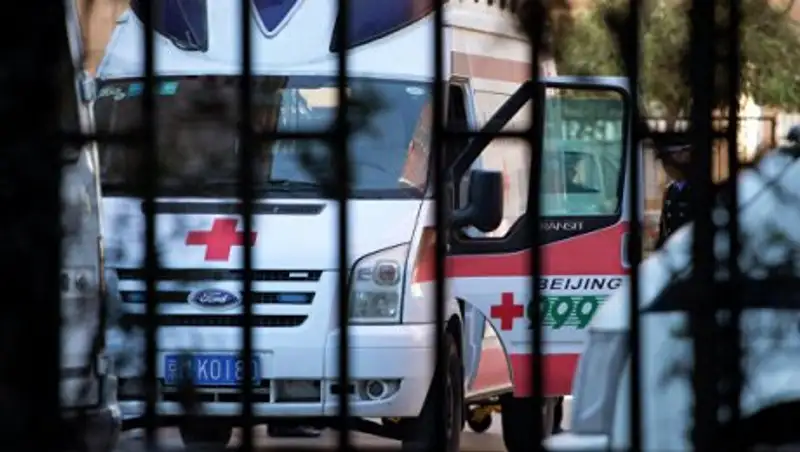 В Китае под завалами обрушившегося жилого дома находятся шесть человек