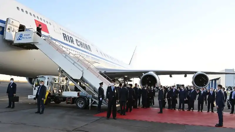 Токаев проводил Си Цзиньпина в столичном аэропорту