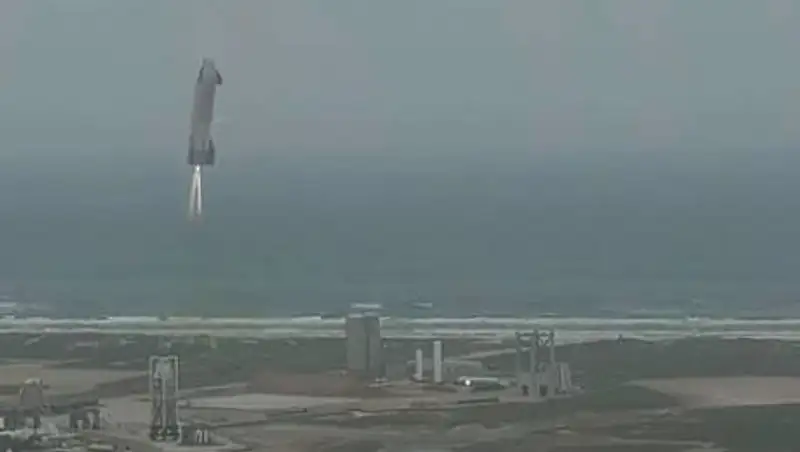 Прототип марсианского корабля Илона Маска успешно приземлился после испытаний