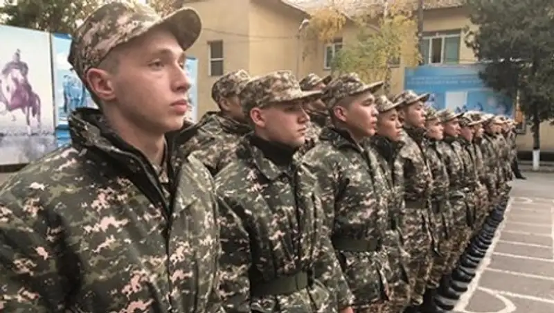 50 алматинских новобранцев отправились служить в морскую пехоту