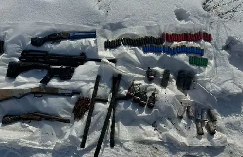 Тайник с оружием нашли в Алматы, фото - Новости Zakon.kz от 30.01.2024 09:15