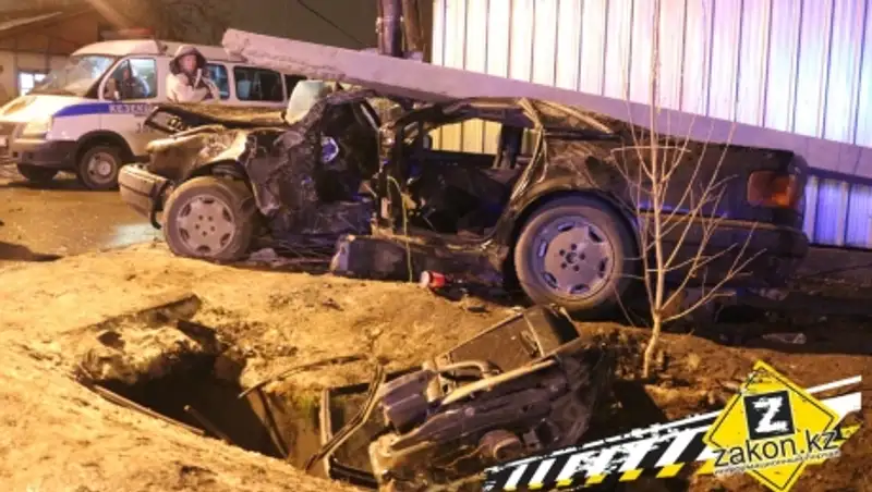 В Алматы водитель Ауди попал в серьезное ДТП