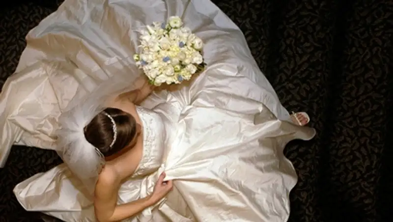 Невеста сбежала с деньгами на свадьбу