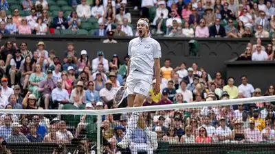  В Лос-Анджелесе проходит выставочный турнир шоу формата с участием одних из ярких теннисистов профессионального тура (АТР). Первая ракетка Казахстана Александр Бублик потерпел поражение в стартовом матче серии Ultimate Tennis Showdown, фото - Новости Zakon.kz от 22.07.2023 19:23