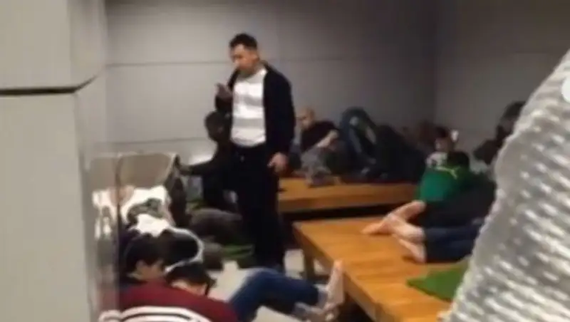 Казахстанских туристов держали в подвале аэропорта Сеула 3 дня