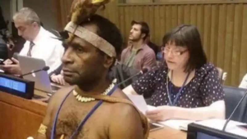 Посол Новой Гвинеи пришел на саммит ООН без трусов