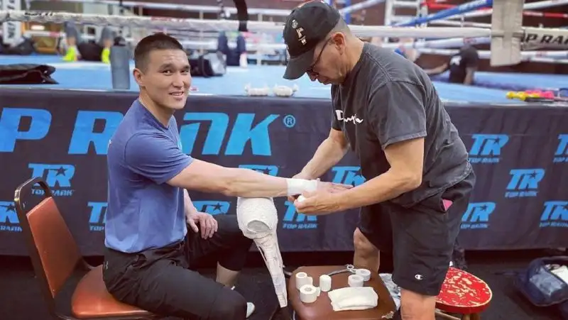 Два казахстанских чемпиона WBA поднялись в мировом рейтинге