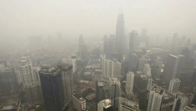 В Малайзии разбился военный самолет