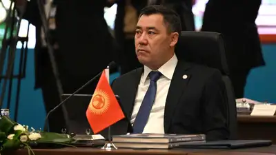 Президент Кыргызстана рассказал анекдот про казаха, кыргыза и строительство дорог, фото - Новости Zakon.kz от 18.07.2023 20:26