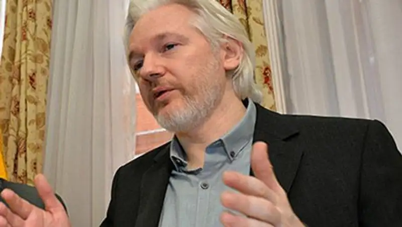 Ассанж решил запустить в Индии линию одежды