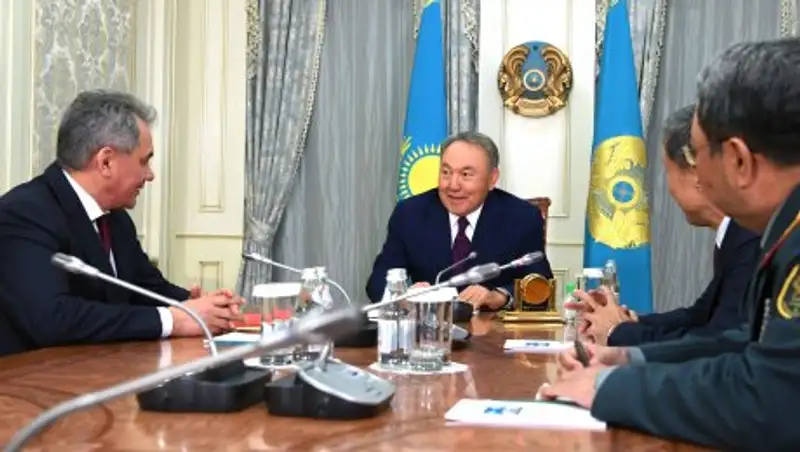 Назарбаев встретился с министром обороны РФ Сергеем Шойгу