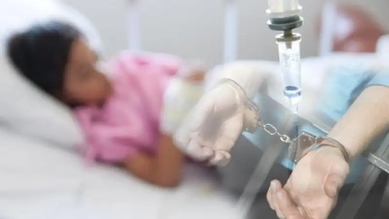 Қарағандыда 4 жасар қызын пышақпен тілімдеген өгей әке қамауға алынды