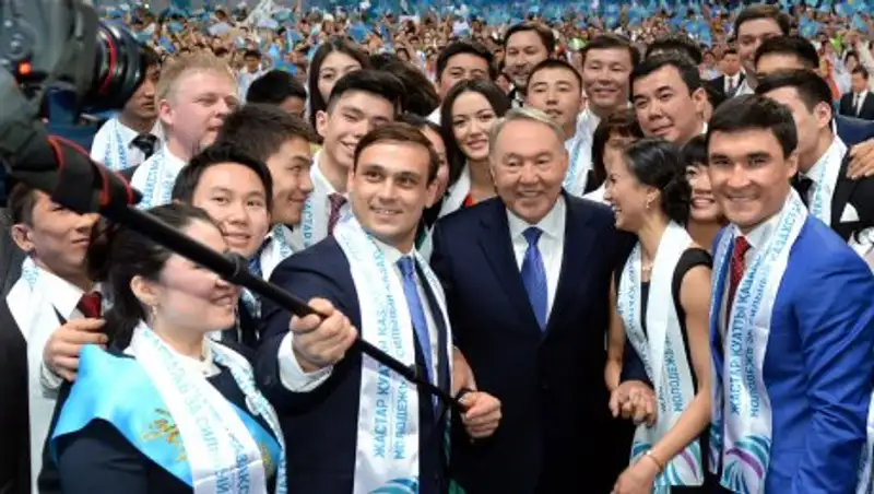 В Астане стартовал фотоконкурс "Елбасы және мен"