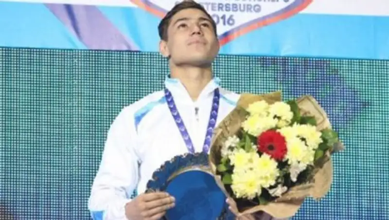 Казахстанский боксер подписал контракт с промоутером Лемье