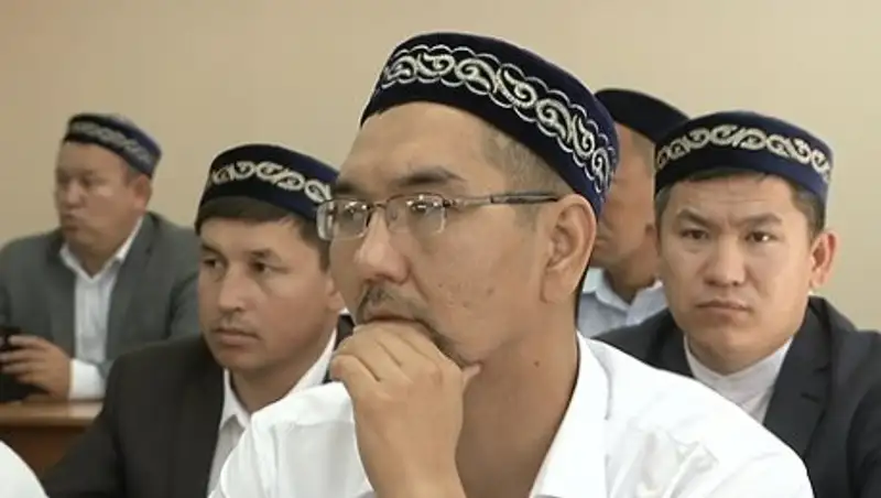 В Алматы для борьбы с экстремизмом и радикализмом стали переучивать имамов
