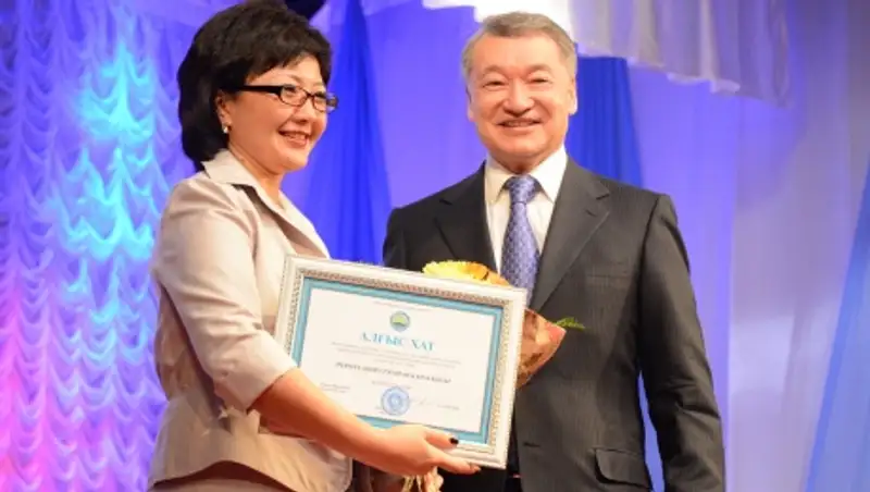 В преддверии 8 марта аким ВКО поздравил женщин региона