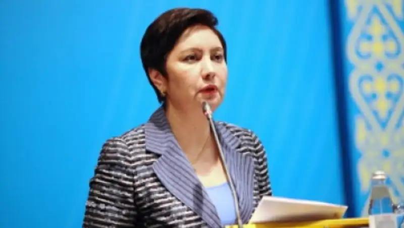 Абдыкаликова провела встречу с учеными и сотрудниками Тюркской академии