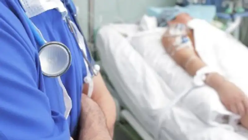 Врачи рассказали о состоянии пострадавшего в ДТП в ЗКО