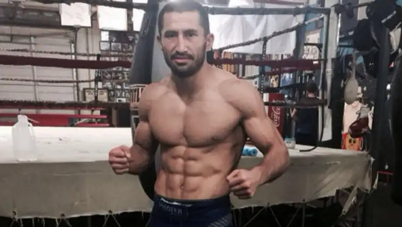 Арман Оспанов нокаутировал Расула Мирзаева в первом же раунде