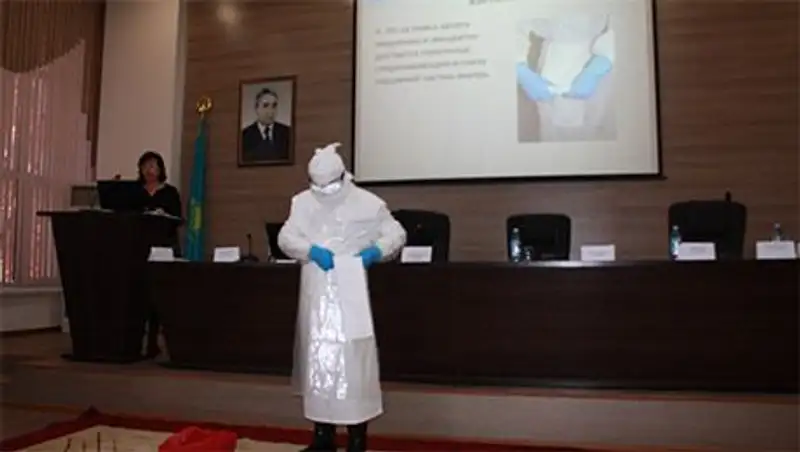 С особенностями вируса Эбола ознакомились преподаватели казахстанских медицинских вузов 