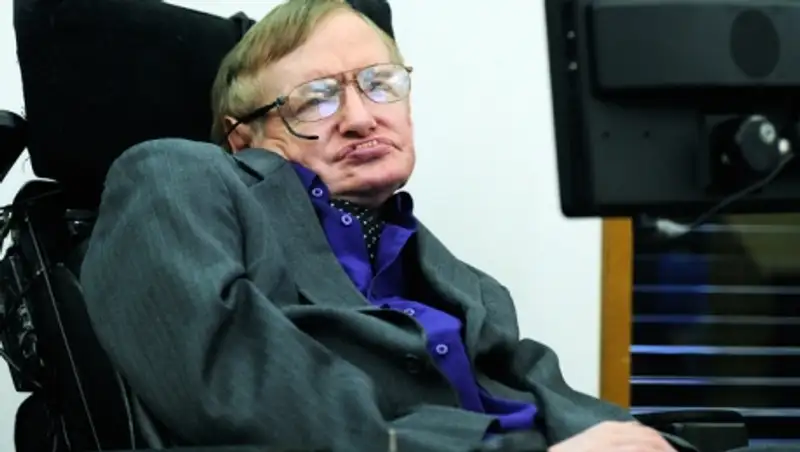 Стивен Хокинг: через черные дыры можно попасть в другую вселенную