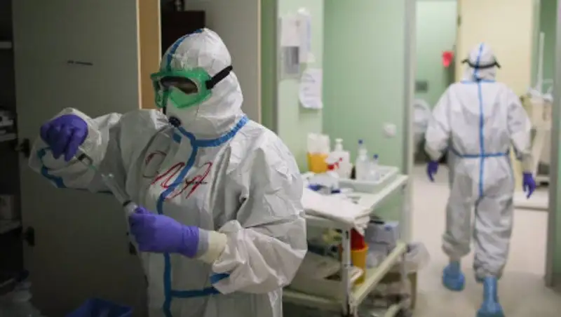 10 817 случаев заражения коронавирусом за сутки выявили в России