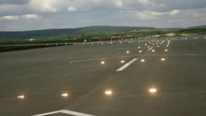 В "НИПИИ "Казаэропроект" прокомментировали ситуацию с взлетной полосой аэропорта Уральска