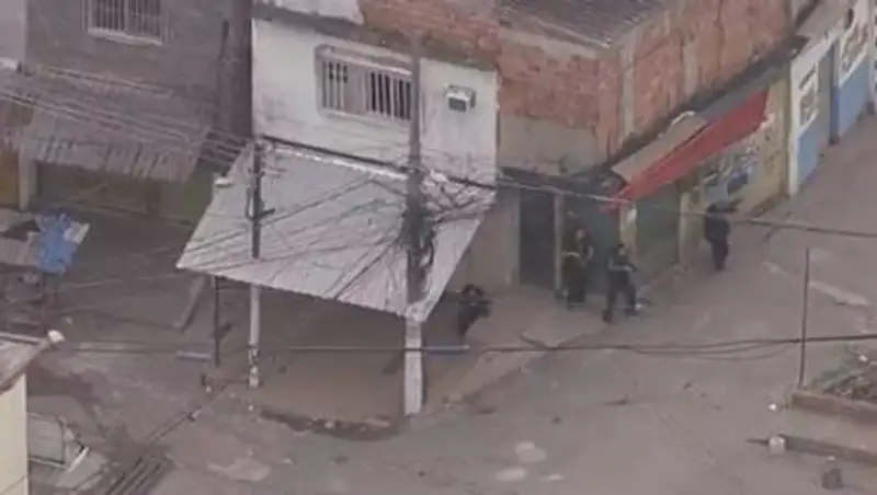 23 человека погибли в перестрелке у метро в Рио-де-Жанейро