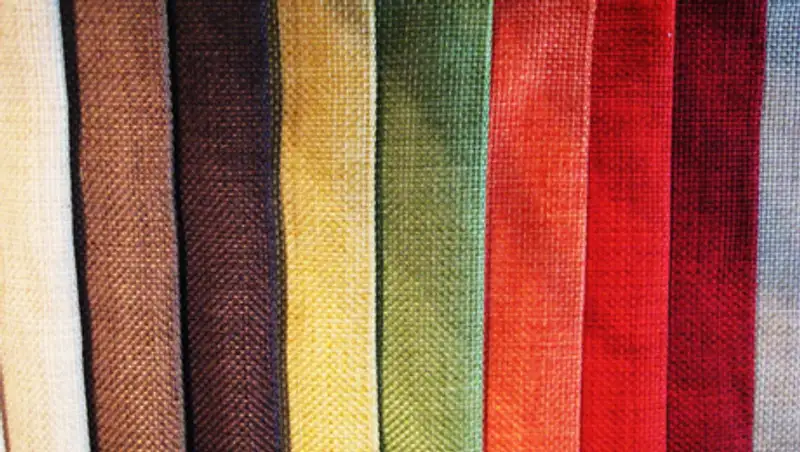 Правительство РФ запретило госзакупки иностранной ткани, обуви и белья