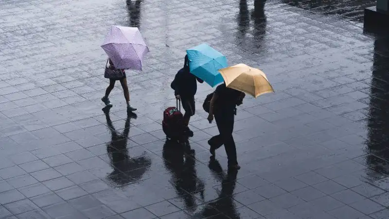 Штормовое предупреждение объявлено в ряде регионов Казахстана