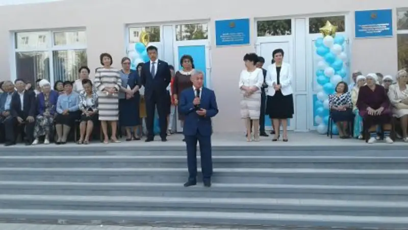 В Актобе две новые школы приняли своих первых учеников в День знаний