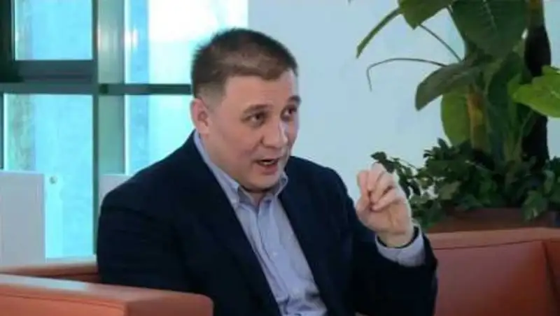 Акима Караганды заметили в автобусе